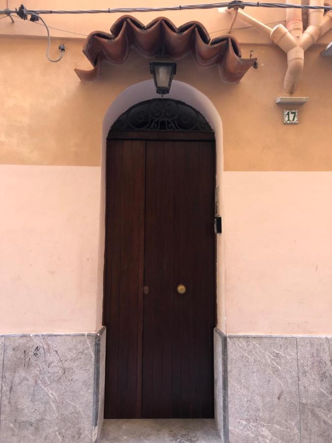 Tanto Di Cappello Home Palermo Exterior foto